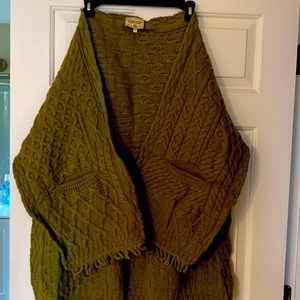 Women’s shawl